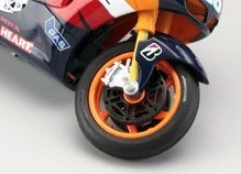 30053DP Kyosho - 1/18 EP Motorcycle MINI-Z MC-01 2.4GHz REPSOL Honda RC212V 2011 No.26 5 30053DP Kyosho - 1/18 EP Motorcycle MINI-Z MC-01 2.4GHz REPSOL Honda RC212V 2011 No.26 - Image 3