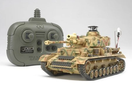 48211 Tamiya - 1/35 R/C German Panzerkampfwagen IV Ausf.J (w/2.4GHz Control Unit) 3 48211 Tamiya - 1/35 R/C German Panzerkampfwagen IV Ausf.J (w/2.4GHz Control Unit)