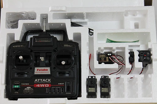 Attack Futaba 4VWD 4-Channel AM 27MHZ/ R124H/ 2xS3003 3 Attack Futaba 4VWD 4-Channel AM 27MHZ/ R124H/ 2xS3003