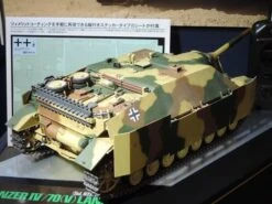 56039 Tamiya - 1/16 RC Jagdpanzer IV /70 Lang (Sd.Kfz.162/1) With Option Kit -Remote Control Model Shop b 56039 SUB 3